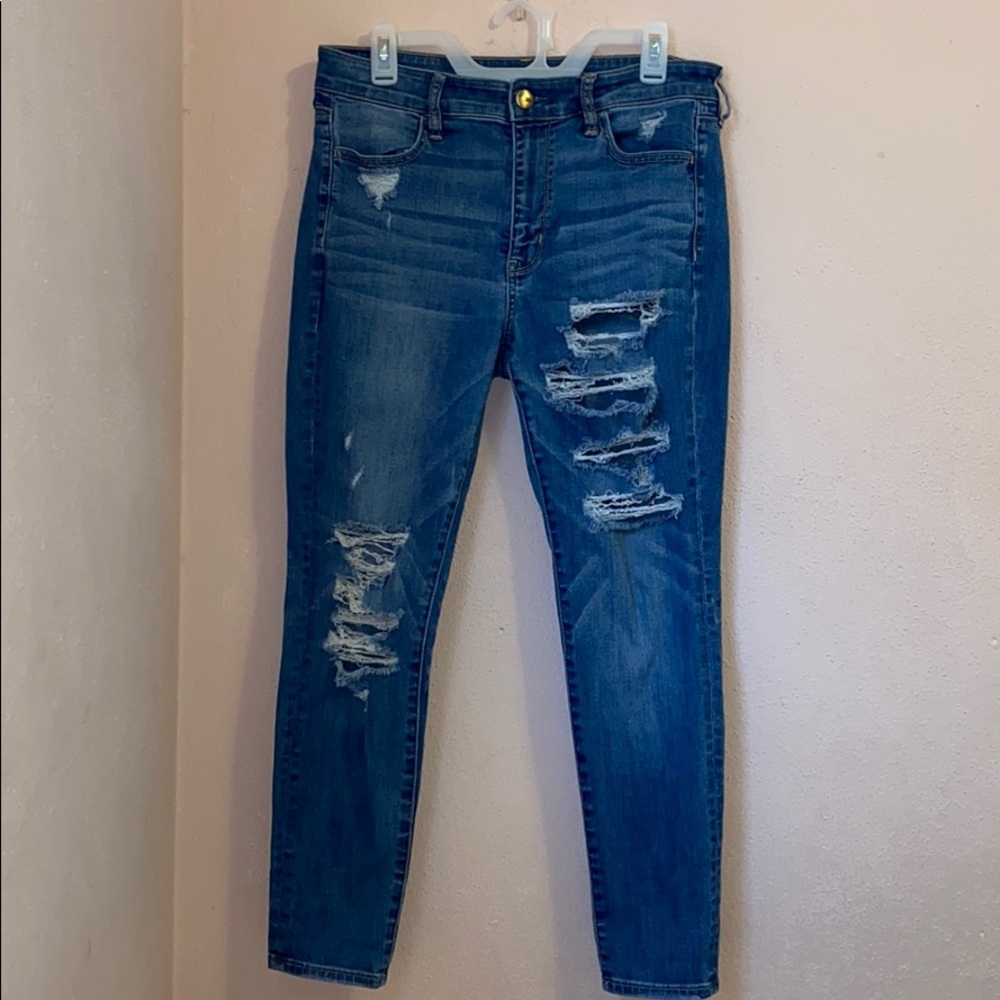 AMERICAN EAGLE JEANS